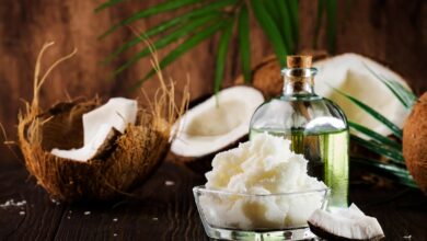 استخدامات زيت جوز الهند للشعر والبشرة-التشافي بالغذاء