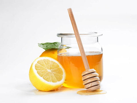 العسل والليمون لعلاج التهاب الحلق-التشافي بالغذاء