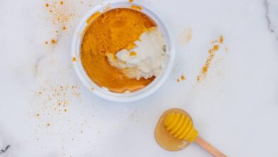 فوائد وطرق استخدام الكركم للوجه والبشرة