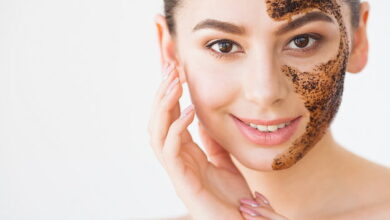 طريقة عمل مقشر الوجه بمكونات منزلية