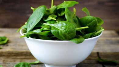 8 فوائد من السبانخ لتعزيز وبناء صحتك-التشافي بالغذاء
