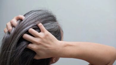 ماهي أسباب الشيب المبكر؟ وهل يمكن علاجه؟-التشافي بالغذاء