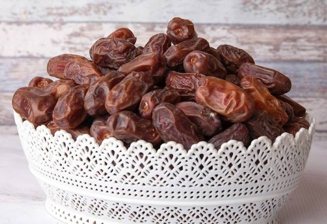 وعاء بلاستيكي يحتوي على نمر من نوع الخضري-التشافي بالغذاء