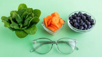 10 أغذية وأعشاب تقوي النظر وصحة العين-التشافي بالغذاء