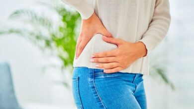 أسباب ألم الورك وطرق منزلية فعالة لعلاجه-التشافي بالغذاء