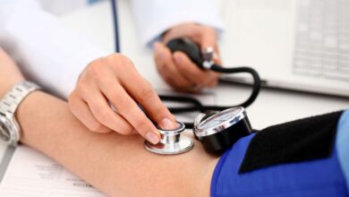 كيف يُزيد ارتفاع ضغط الدم من خطر النوبات القلبية؟-التشافي بالغذاء