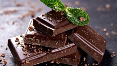 مجموعة قطع من الشوكولاتة الداكنة-التشافي بالغذاء