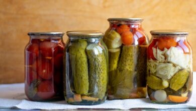 4 برطمانات مختلفة من المخللات-التشافي بالغذاء